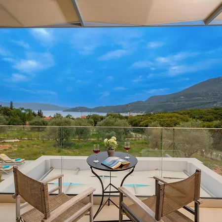 Corelli By كارافوميلوس