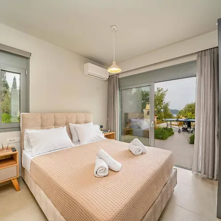 Corelli By فيلة كارافوميلوس